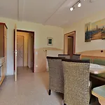Garni Zerza Tröpolach