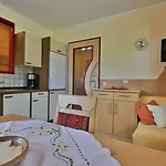 Garni Zerza ホテル Tröpolach