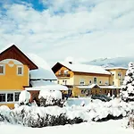 Garni Zerza 3* Tröpolach