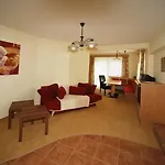 Garni Zerza Tröpolach