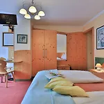 Garni Zerza 3*