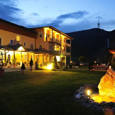 Hotel Garni Zerza Tropolach