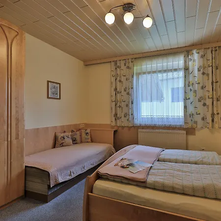 Hotel Garni Zerza Tröpolach