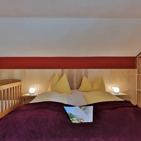 Hotel Garni Zerza 3*