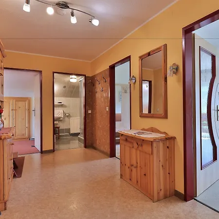 מלון Garni Zerza 3*