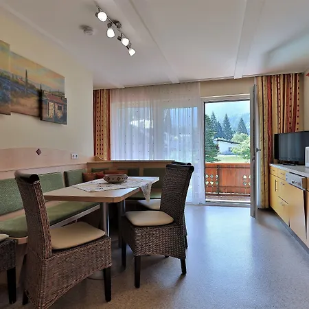 Hotel Garni Zerza Tröpolach