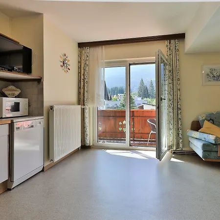 מלון Garni Zerza