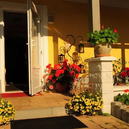 Hotel-garni Zerza Hotel Tröpolach