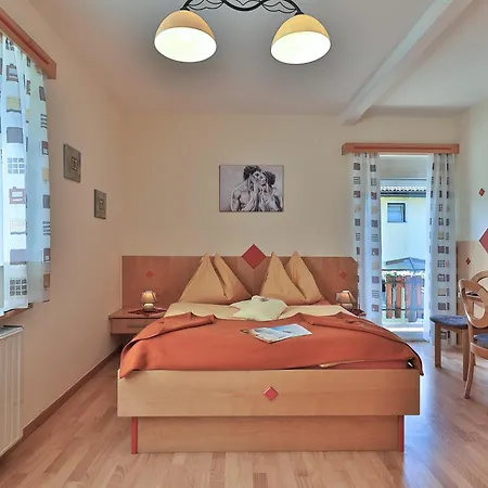 Hotel Garni Zerza Tröpolach