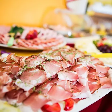 Garni Zerza מלון