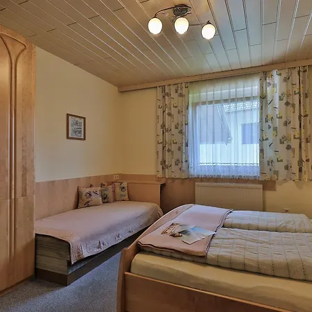 Garni Zerza Hotel 3*
