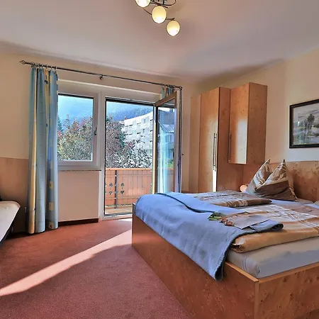 Garni Zerza Hotel 3*