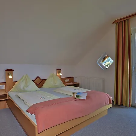Garni Zerza Hotel 3*