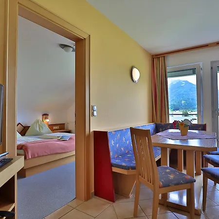 Hotel Garni Zerza Tropolach