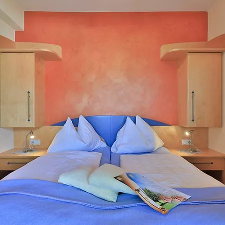 Garni Zerza Hotel Tropolach
