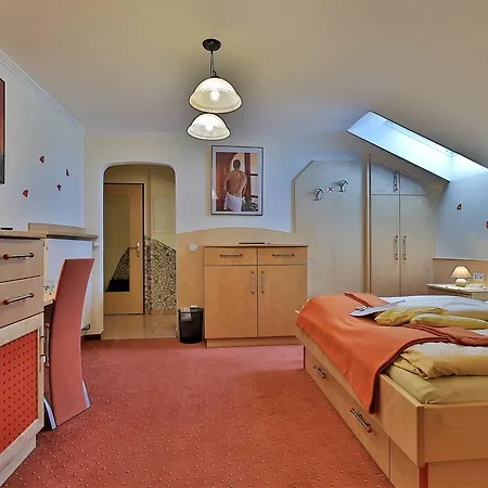 Garni Zerza Hotel Tropolach