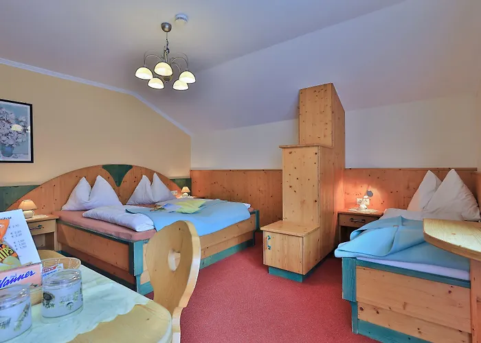 Garni Zerza Hotel Tröpolach