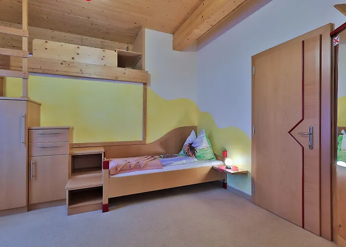 Garni Zerza Hotel Tropolach