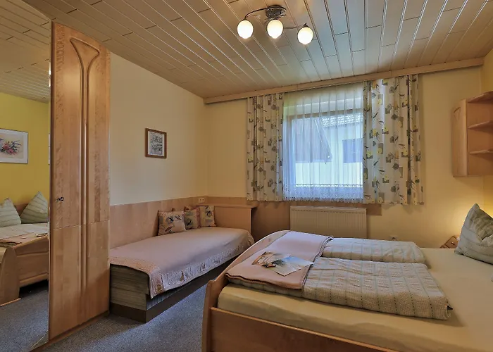 Hotel Garni Zerza Tropolach