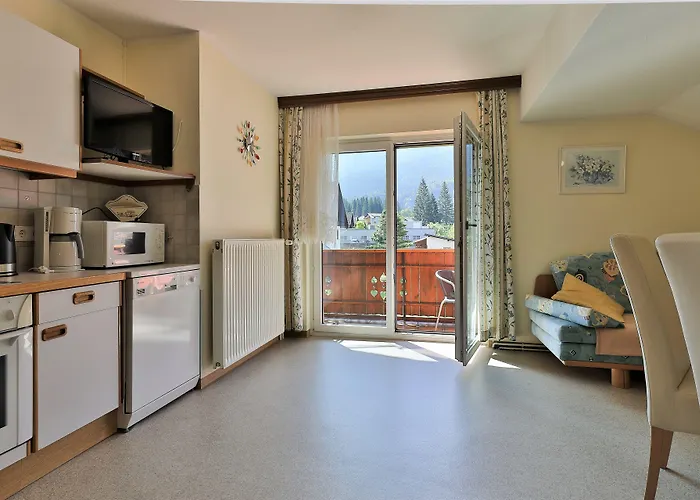 فندق Garni Zerza