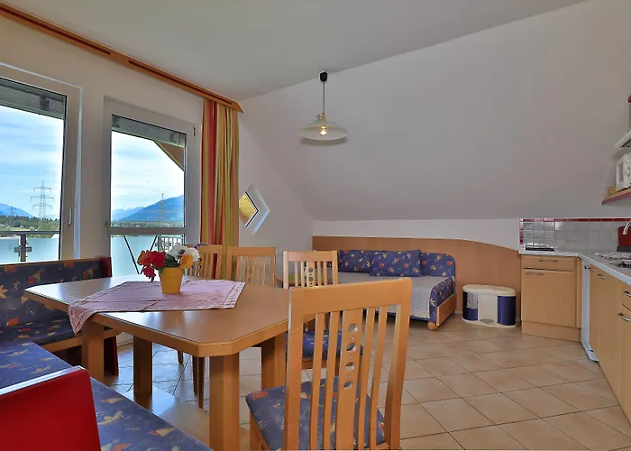 Garni Zerza فندق