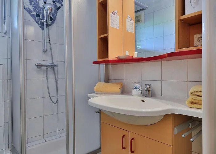 Garni Zerza فندق