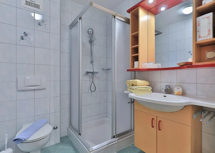 Garni Zerza فندق