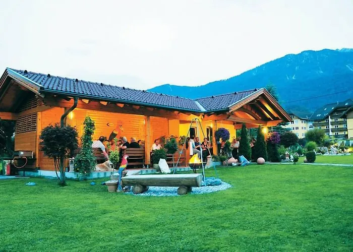 فندق Garni Zerza 3*