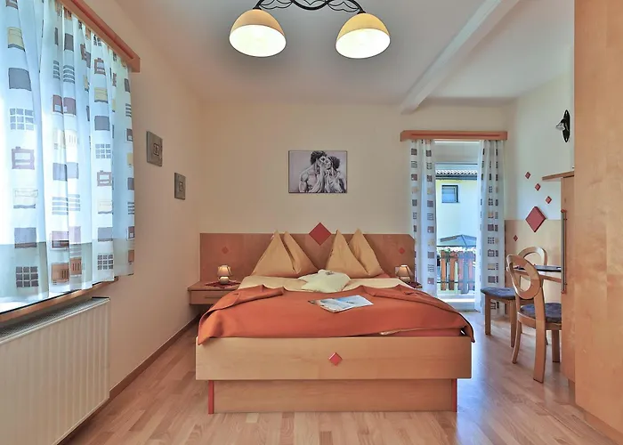 Hotel Garni Zerza Tröpolach