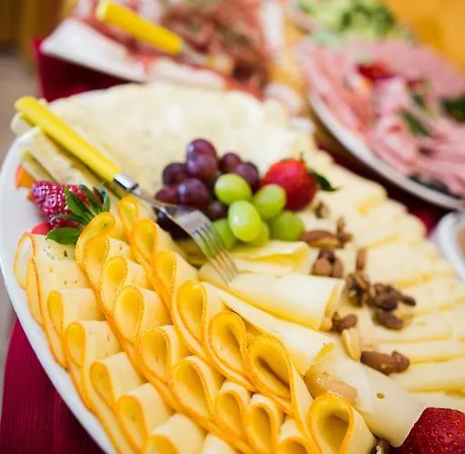 Garni Zerza Hotel 3*