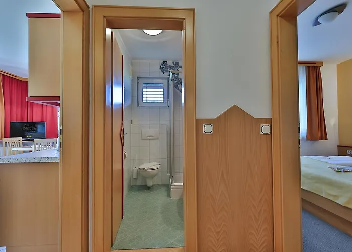 Garni Zerza Tropolach