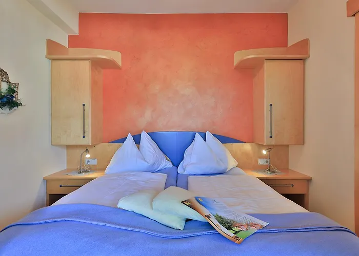 Garni Zerza Hotel Tropolach